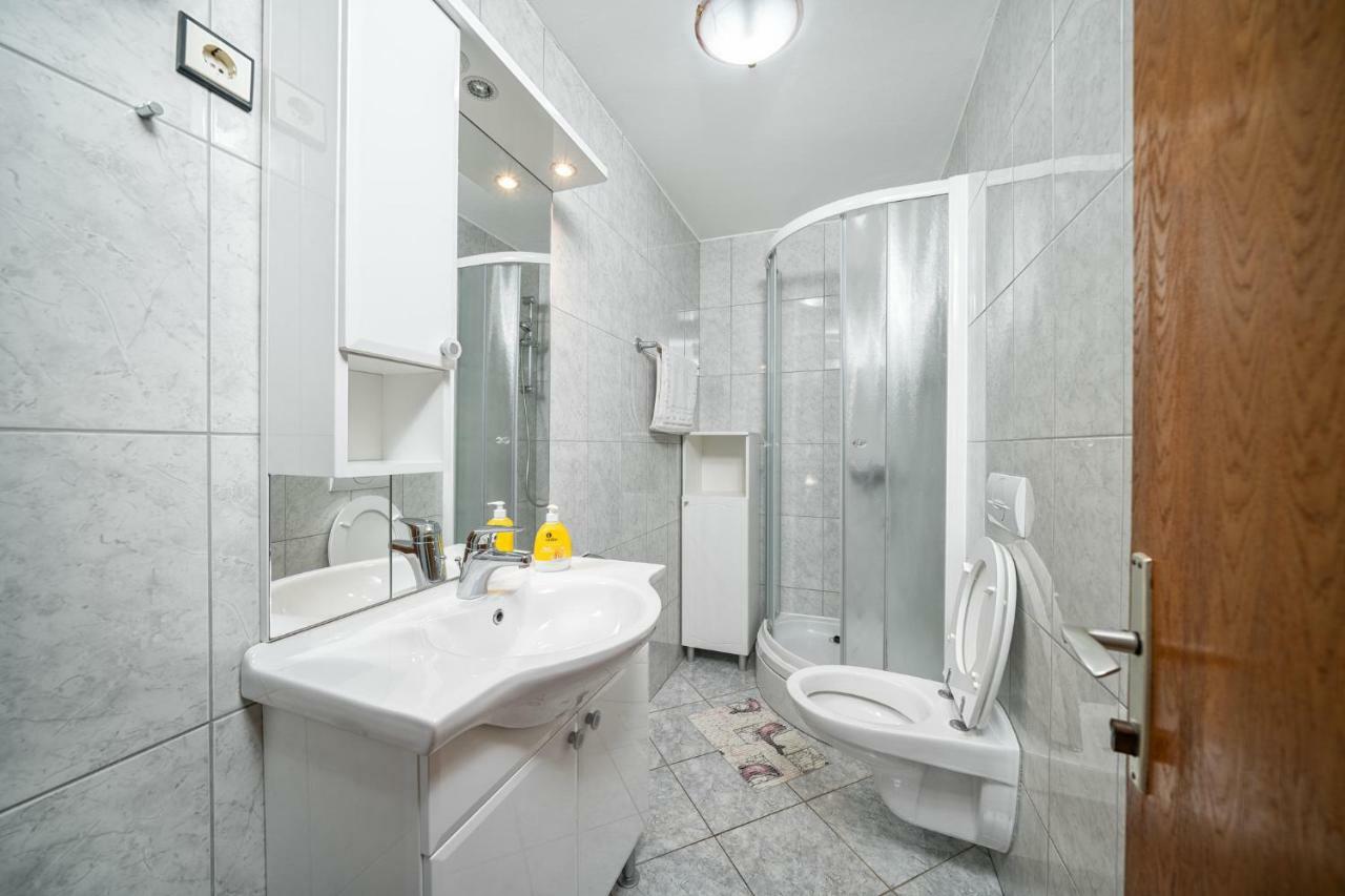 Apartmani Pataca Vodice Buitenkant foto
