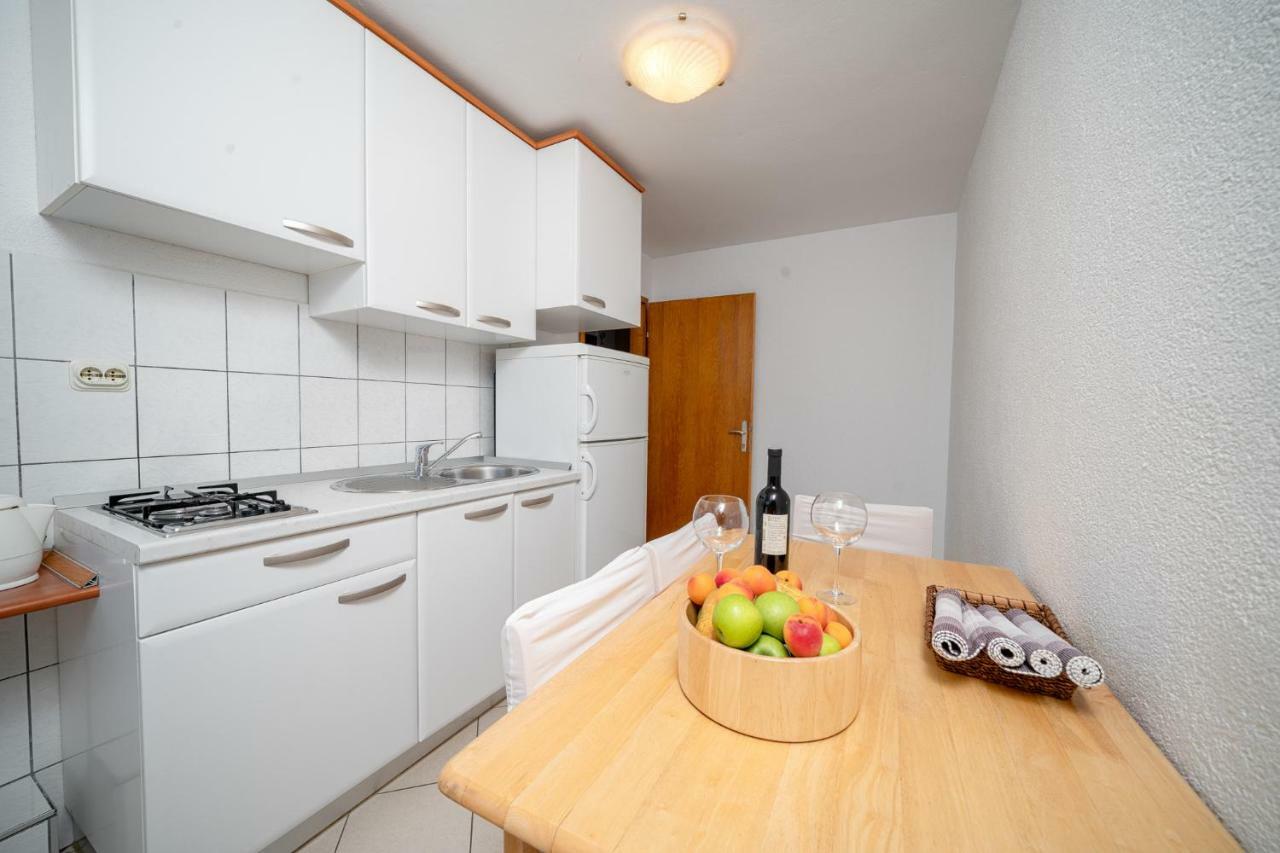 Apartmani Pataca Vodice Buitenkant foto